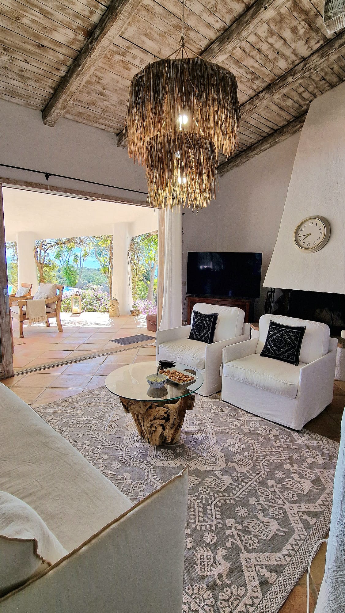 Lounge mit Palmenlampe
